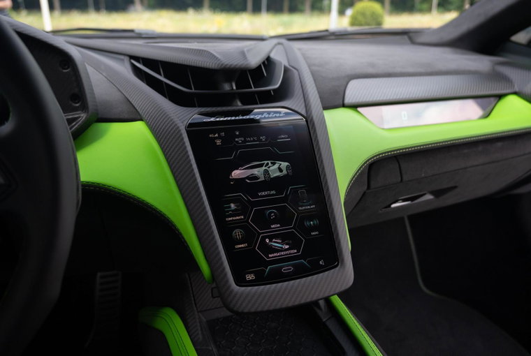 Vehicle Image 24