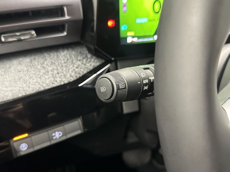 Vehicle Image 24