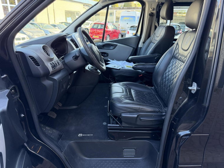 Vehicle Image 11