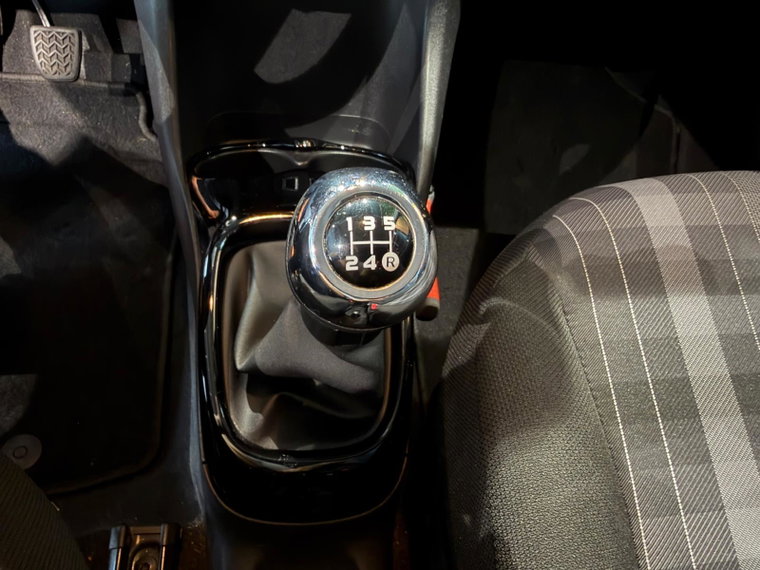 Vehicle Image 30