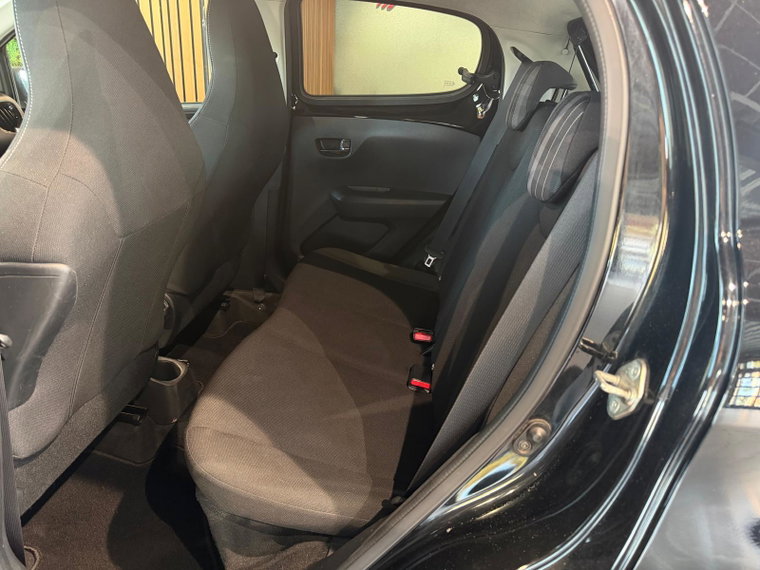 Vehicle Image 32