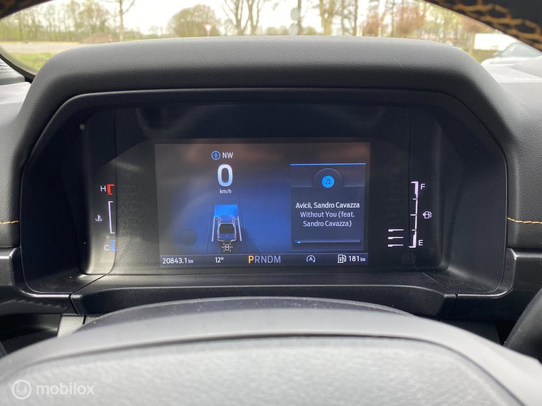 Vehicle Image 12