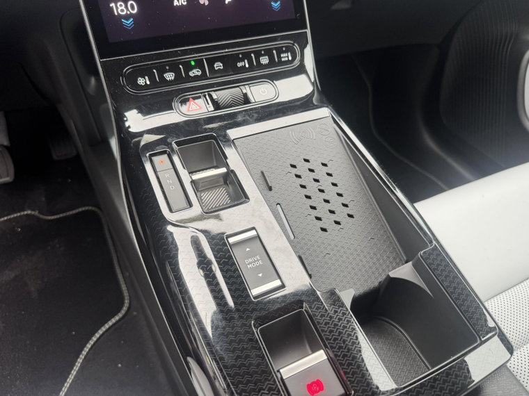 Vehicle Image 24