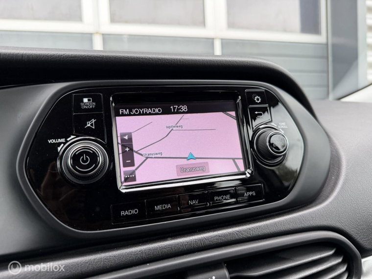 Vehicle Image 19