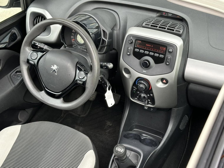 Vehicle Image 10