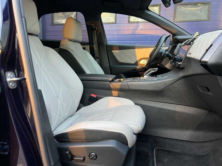Vehicle Image 18