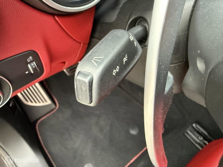 Vehicle Image 28