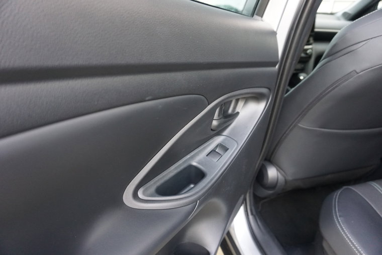 Vehicle Image 16