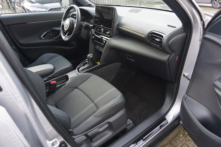 Vehicle Image 8