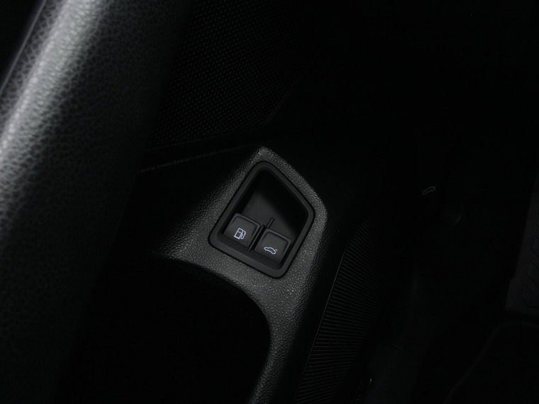 Vehicle Image 29