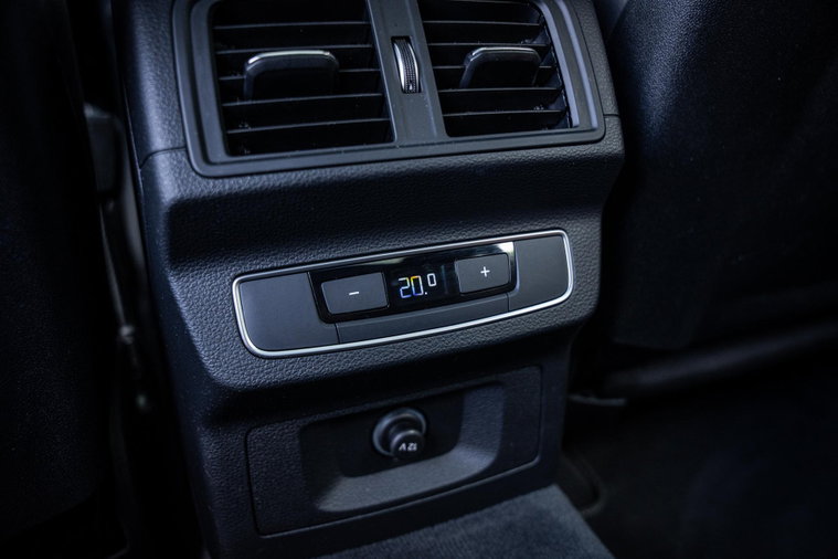 Vehicle Image 52