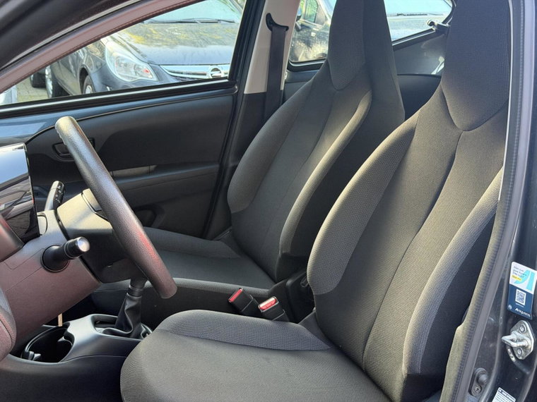 Vehicle Image 14