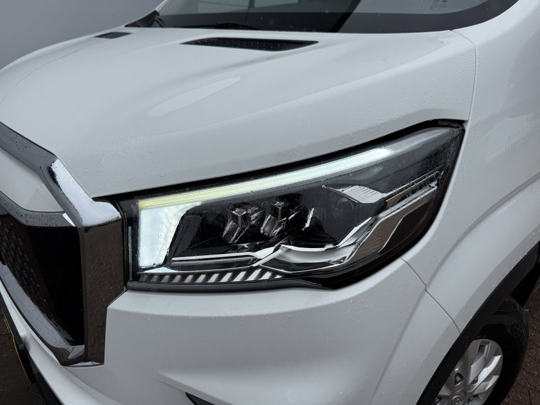 Vehicle Image 30