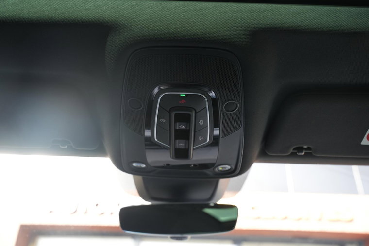 Vehicle Image 29