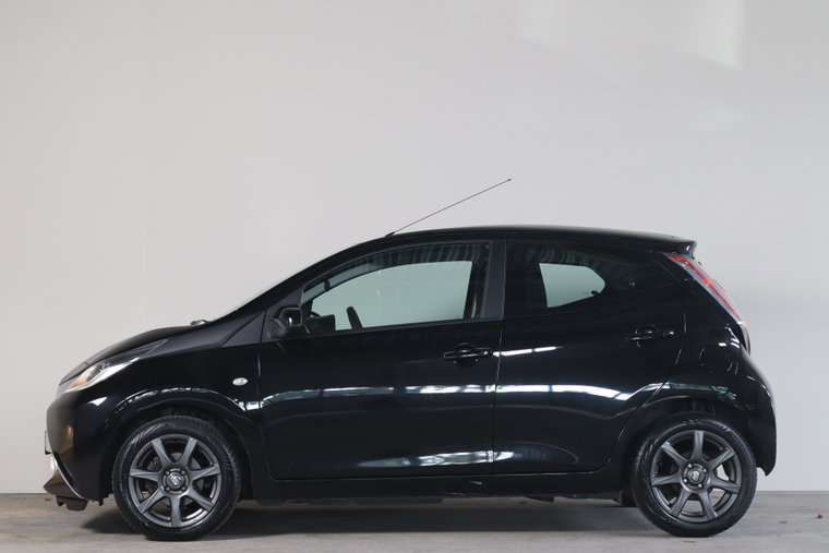 Vehicle Image 11
