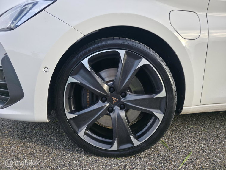 Vehicle Image 32