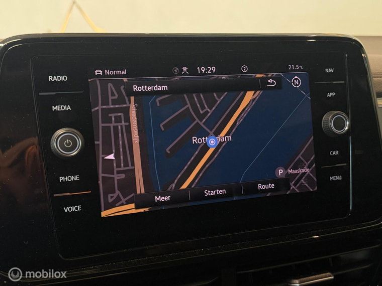 Vehicle Image 25