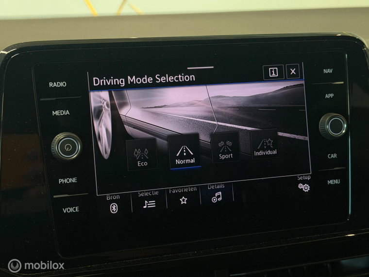 Vehicle Image 35