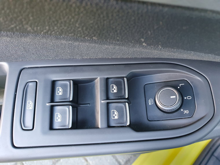 Vehicle Image 40