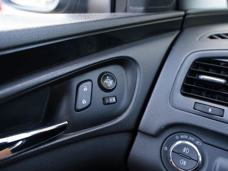 Vehicle Image 34