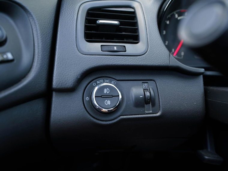 Vehicle Image 37