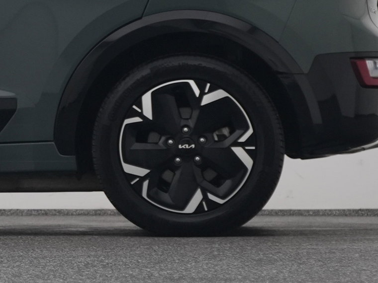 Vehicle Image 40