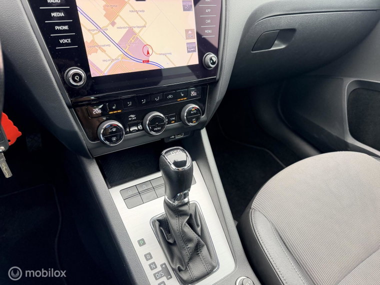 Vehicle Image 17