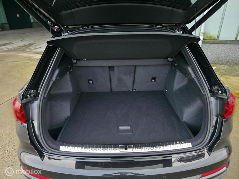 Vehicle Image 37