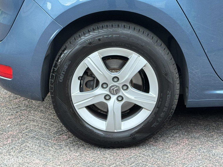 Vehicle Image 22