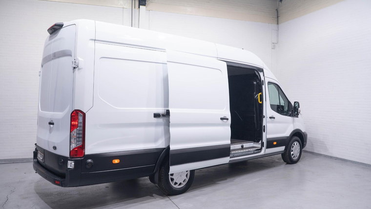 Vehicle Image 9