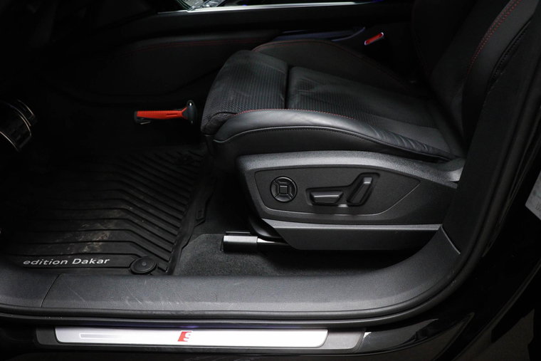 Vehicle Image 37