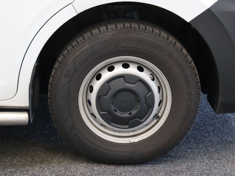 Vehicle Image 36
