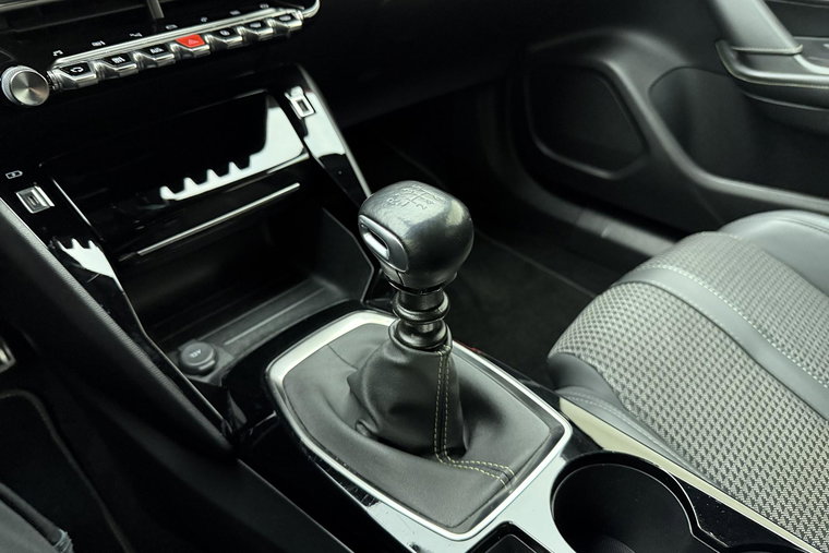 Vehicle Image 30
