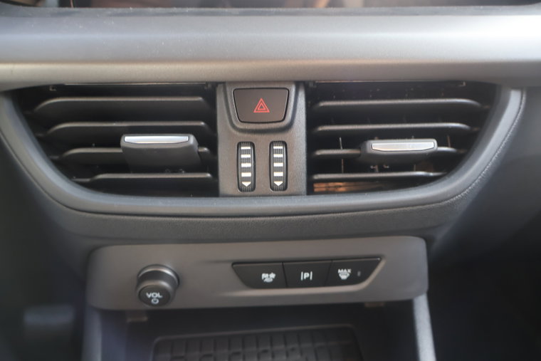Vehicle Image 29