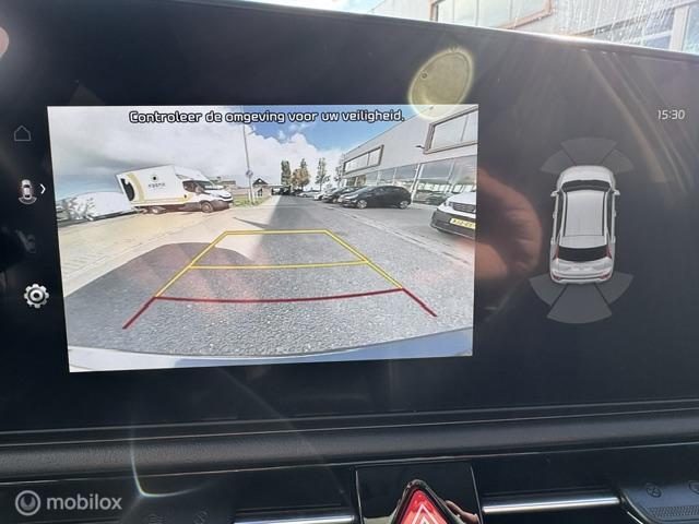 Vehicle Image 32