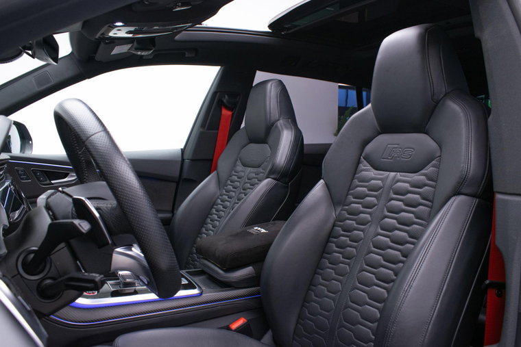 Vehicle Image 8