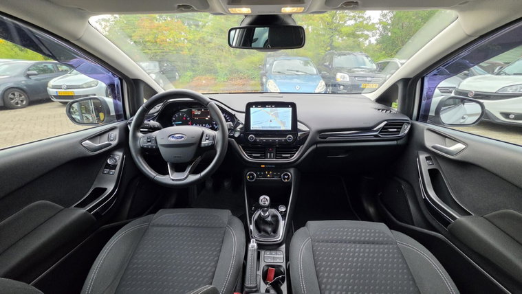 Vehicle Image 12