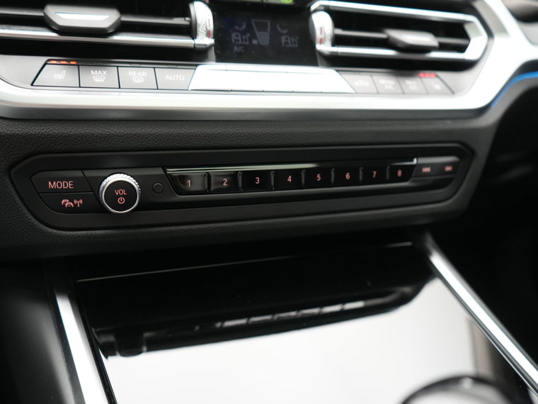 Vehicle Image 27