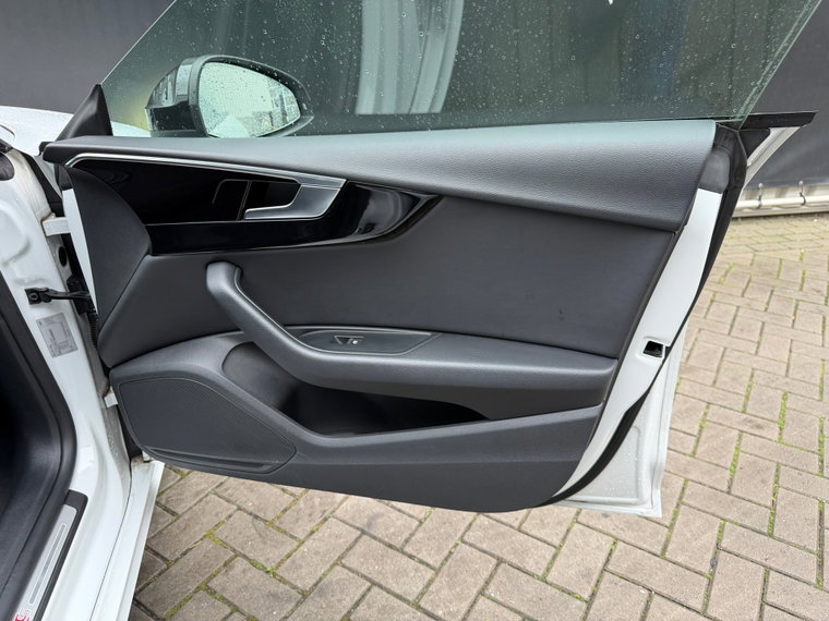 Vehicle Image 27