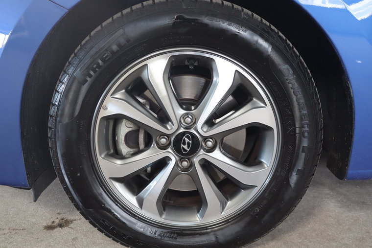 Vehicle Image 19