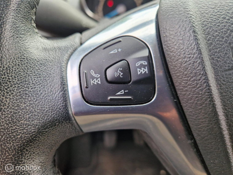 Vehicle Image 17
