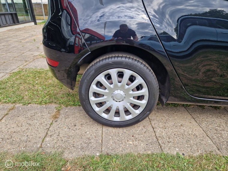 Vehicle Image 26