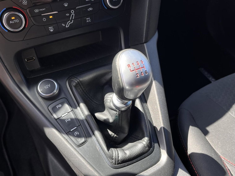 Vehicle Image 24
