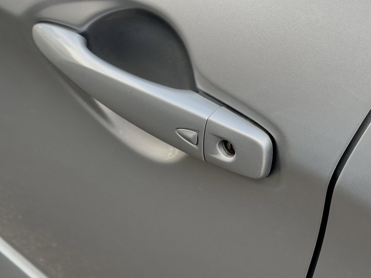 Vehicle Image 24