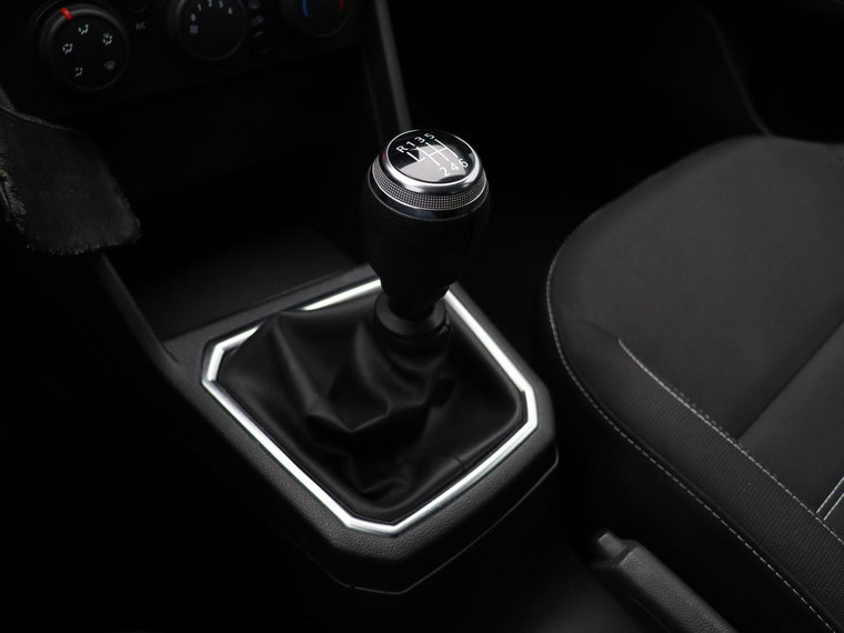 Vehicle Image 26
