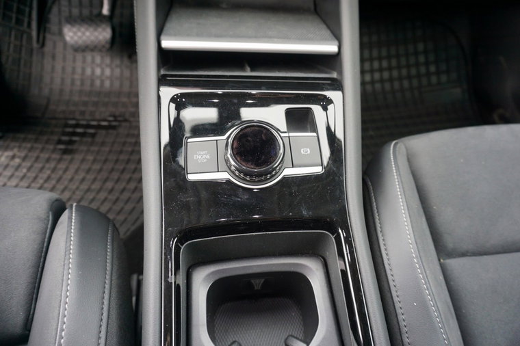 Vehicle Image 23