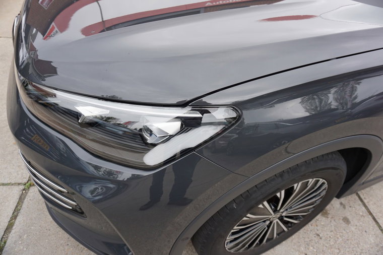 Vehicle Image 11