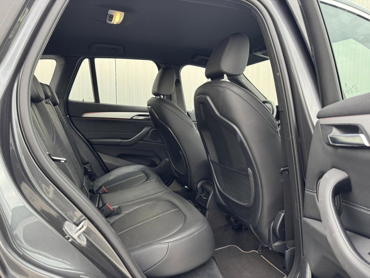 Vehicle Image 38