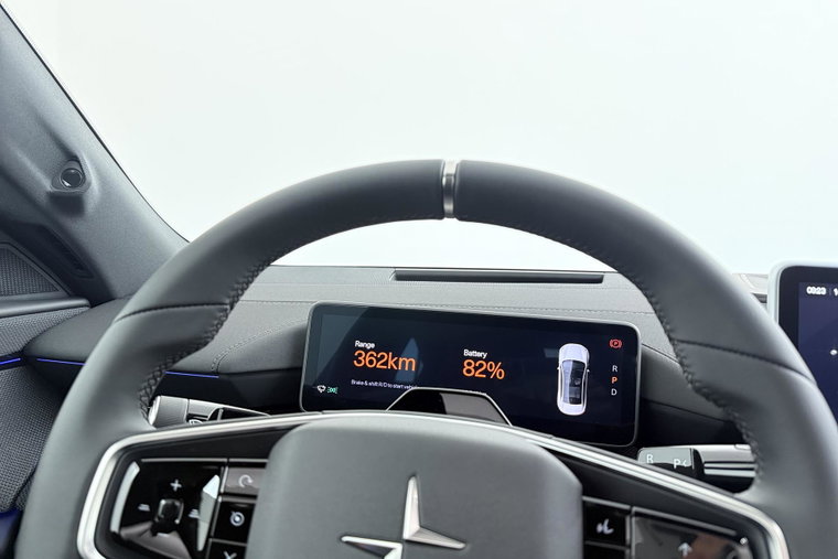 Vehicle Image 13