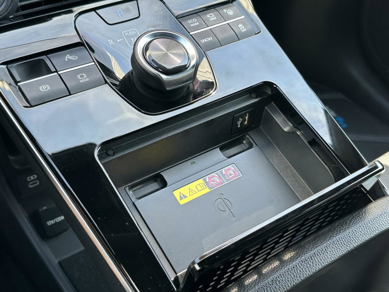 Vehicle Image 23